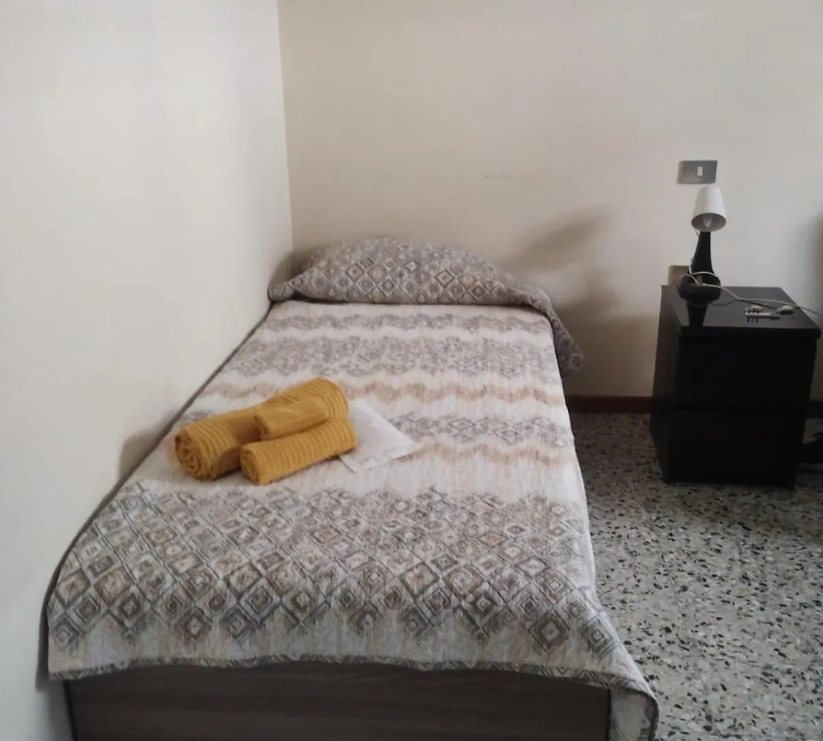 Room&Board 2 Bedrooms Up To 7 Beds 1 Bathroom Voghera