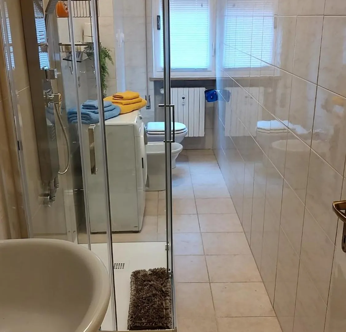 Room&Board 2 Bedrooms Up To 7 Beds 1 Bathroom Voghera 0*,