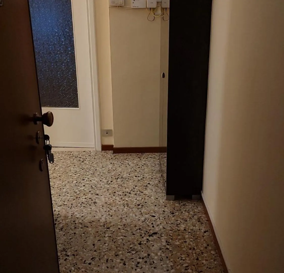Room&Board 2 Bedrooms Up To 7 Beds 1 Bathroom Voghera Apartment